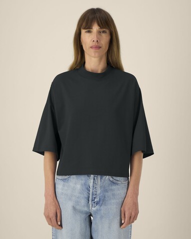 Stella Raya - Das kurze Damen-T-Shirt aus recycelter Baumwolle - Black - S bedrucken, Art.-Nr. STTW259C0021S Stella Raya - Das kurze Damen-T-Shirt aus recycelter Baumwolle - Black - S bedrucken, Art.-Nr. STTW259C0021S