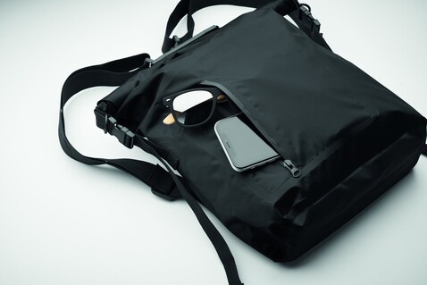 Rolltop-Tasche RPET - Schwarz bedrucken, Art.-Nr. MO2181-03 Rolltop-Tasche RPET - Schwarz bedrucken, Art.-Nr. MO2181-03