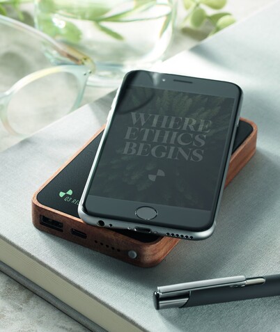 Powerbank mit Ladestation - Schwarz bedrucken, Art.-Nr. MO2185-03 Powerbank mit Ladestation - Schwarz bedrucken, Art.-Nr. MO2185-03