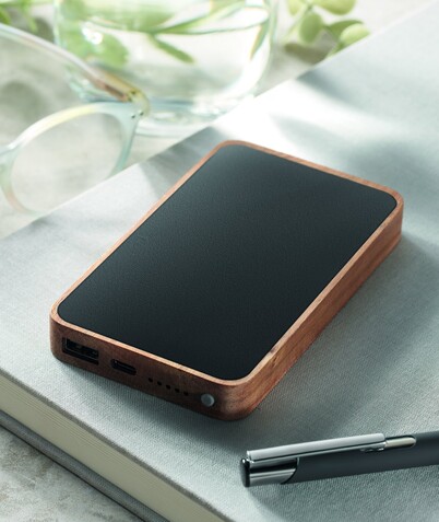 Powerbank mit Ladestation - Schwarz bedrucken, Art.-Nr. MO2185-03 Powerbank mit Ladestation - Schwarz bedrucken, Art.-Nr. MO2185-03