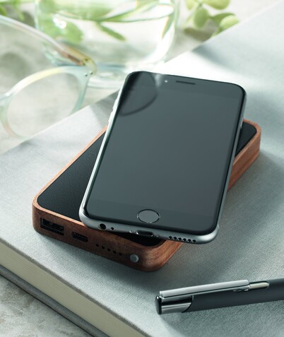 Powerbank mit Ladestation - Schwarz bedrucken, Art.-Nr. MO2185-03 Powerbank mit Ladestation - Schwarz bedrucken, Art.-Nr. MO2185-03