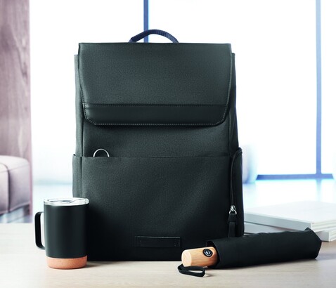 Laptop-Rucksack 600D RPET - Schwarz bedrucken, Art.-Nr. MO6464-03 Laptop-Rucksack 600D RPET - Schwarz bedrucken, Art.-Nr. MO6464-03