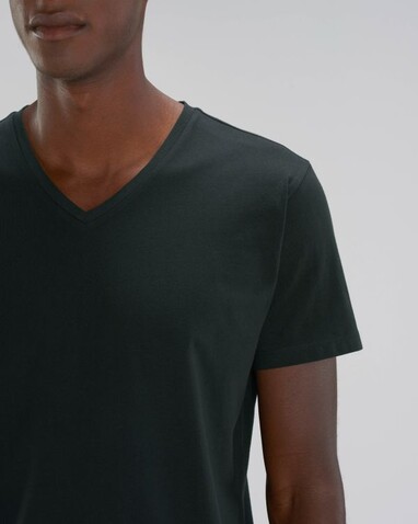 Stanley Presenter - Das Herren-T-Shirt mit V-Ausschnitt - Black - S bedrucken, Art.-Nr. STTM562C0021S Stanley Presenter - Das Herren-T-Shirt mit V-Ausschnitt - Black - S bedrucken, Art.-Nr. STTM562C0021S