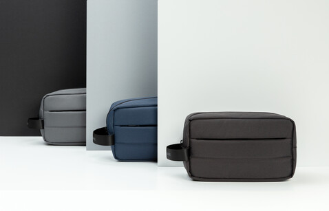 Impact AWARE™ RPET Kulturtasche schwarz bedrucken, Art.-Nr. P820.201