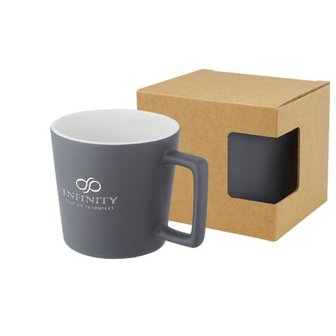 Cali 370 ml Keramiktasse mit matter Oberfläche, weiss, grau matt bedrucken, Art.-Nr. 10090001 Cali 370 ml Keramiktasse mit matter Oberfläche, weiss, grau matt bedrucken, Art.-Nr. 10090001