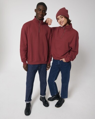 Miller Dry - Das Boxy Unisex-Sweatshirt mit kurzem Reißverschluss und trockenem Griff - Red Earth - 3XL bedrucken, Art.-Nr. STSU795C0863X Miller Dry - Das Boxy Unisex-Sweatshirt mit kurzem Reißverschluss und trockenem Griff - Red Earth - 3XL bedrucken, Art.-Nr. STSU795C0863X