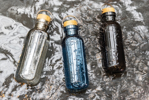 RCS rPET Flasche with Bambusdeckel und Griff blau bedrucken, Art.-Nr. P433.265 RCS rPET Flasche with Bambusdeckel und Griff blau bedrucken, Art.-Nr. P433.265