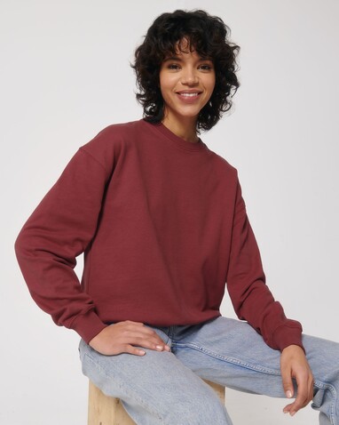 Ledger Dry - Das Boxy Rundhals-Unisex-Sweatshirt mit trockenem Griff - Red Earth - XXS bedrucken, Art.-Nr. STSU798C0862S Ledger Dry - Das Boxy Rundhals-Unisex-Sweatshirt mit trockenem Griff - Red Earth - XXS bedrucken, Art.-Nr. STSU798C0862S