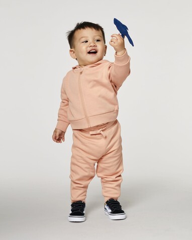 Baby Connector - Der Baby-Zip-Hoodie - Fraiche Peche - 24-36 m/92-98cm bedrucken, Art.-Nr. STSB105C101B5 Baby Connector - Der Baby-Zip-Hoodie - Fraiche Peche - 24-36 m/92-98cm bedrucken, Art.-Nr. STSB105C101B5