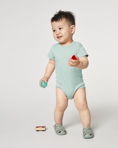 Baby Body - Der kurzärmelige Baby-Body - Caribbean Blue - 9-12 m/74-80cm bedrucken, Art.-Nr. STUB103C724B9 Baby Body - Der kurzärmelige Baby-Body - Caribbean Blue - 9-12 m/74-80cm bedrucken, Art.-Nr. STUB103C724B9