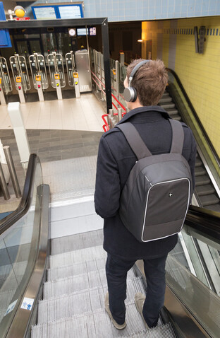 Swiss Peak 15,6" Anti-Diebstahl Laptop-Rucksack schwarz bedrucken, Art.-Nr. P763.091 Swiss Peak 15,6" Anti-Diebstahl Laptop-Rucksack schwarz bedrucken, Art.-Nr. P763.091