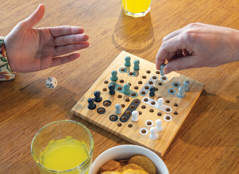 Claire Ludo-Spiel aus Holz braun bedrucken, Art.-Nr. P940.279 Claire Ludo-Spiel aus Holz braun bedrucken, Art.-Nr. P940.279