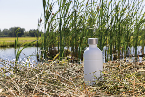 Soda Trinkflasche aus RCS-zertifiziertem Stainless-Steel weiß bedrucken, Art.-Nr. P435.803 Soda Trinkflasche aus RCS-zertifiziertem Stainless-Steel weiß bedrucken, Art.-Nr. P435.803