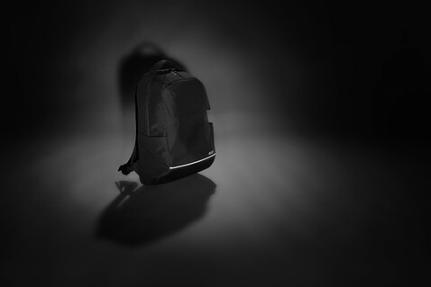 Swiss Peak Brooke AWARE™ 15,6" Laptop-Rucksack aus rPET schwarz bedrucken, Art.-Nr. P763.031 Swiss Peak Brooke AWARE™ 15,6" Laptop-Rucksack aus rPET schwarz bedrucken, Art.-Nr. P763.031