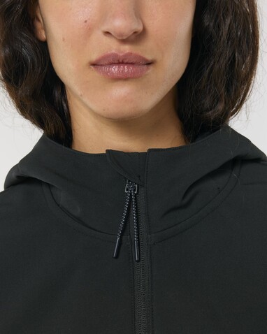 Stella Discoverer - Die Damen-Softshelljacke mit Kapuze - Black - S bedrucken, Art.-Nr. STJW159C0021S Stella Discoverer - Die Damen-Softshelljacke mit Kapuze - Black - S bedrucken, Art.-Nr. STJW159C0021S